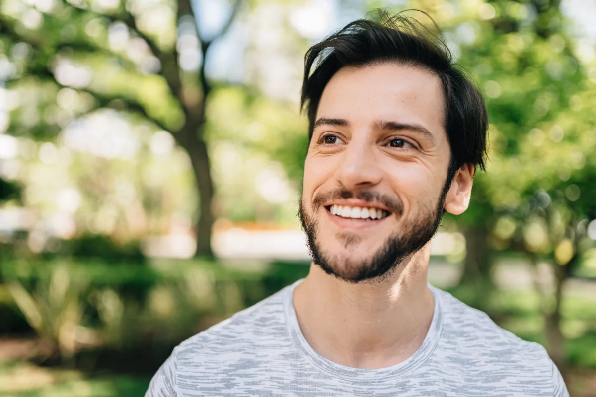 Clear aligners vs clear or metal braces for busy adults Clear aligners vs clear or metal braces for busy adults